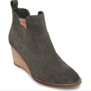 BLONDO Irving Grey Suede Wedge Booties size 8